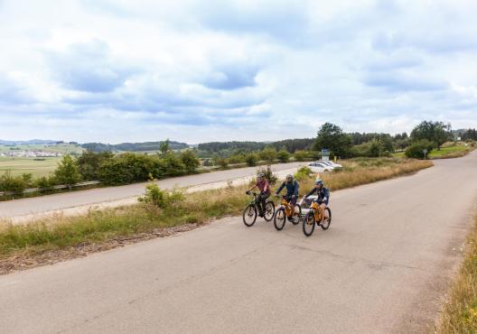 Ein Paradies für Radfahrer - keine Autos, wenig Steigungen und breit ausgebaute Teerstraßen.