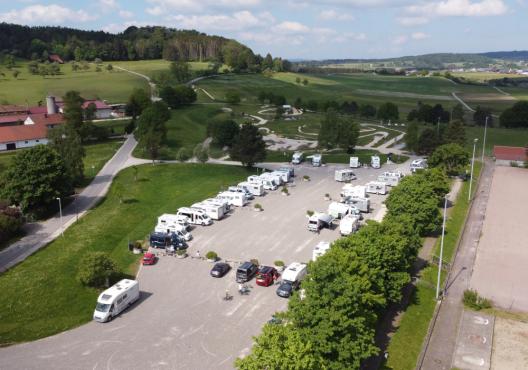 Der Wohnmobilstellplatz Wiesental bietet Platz für insgesamt 26 Wohnmobile.